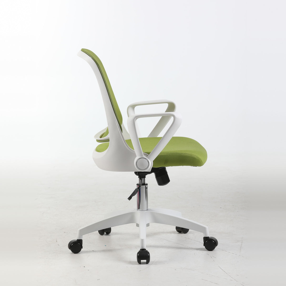 ALANI study chair in green, side view