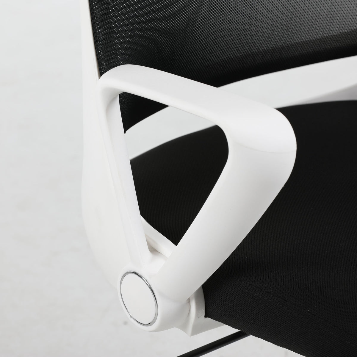 ALANI study chair, close-up of the flip-up armrest
