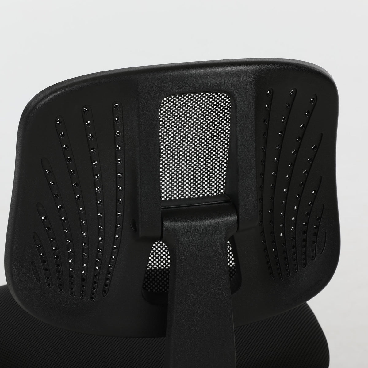 ALBA study chair, close-up of the ventilated backrest